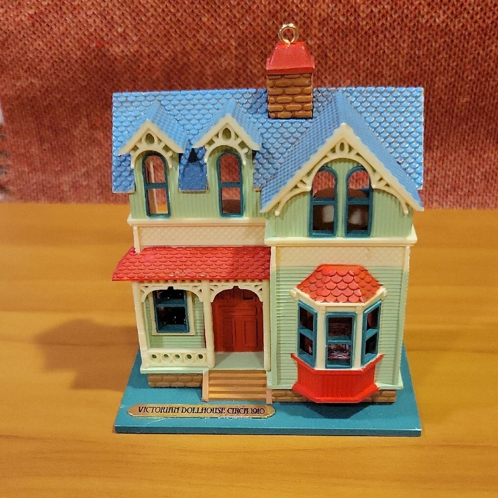 Enesco Victorian Doll House with Red and Green Details